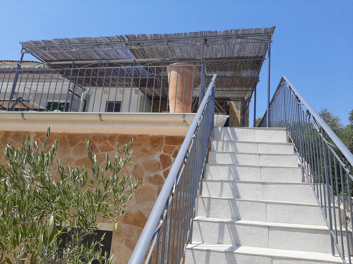Villa Aspros - Traditionell, Ruhig Und Strandnah Liapades Exterior photo